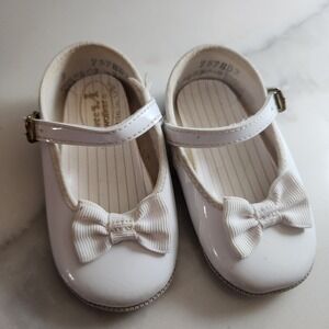 Vintage Wee Walker Baby Girl White Patent Mary Jane Bow Shoes Size 2 Made in USA